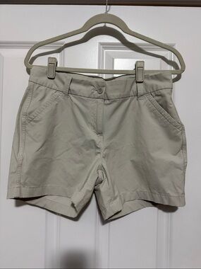 Vineyard Vines performance chino shorts